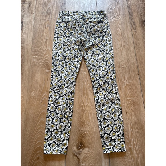 7 For All Man Kind Lazy Daisy Jeans - Picture 2 of 16
